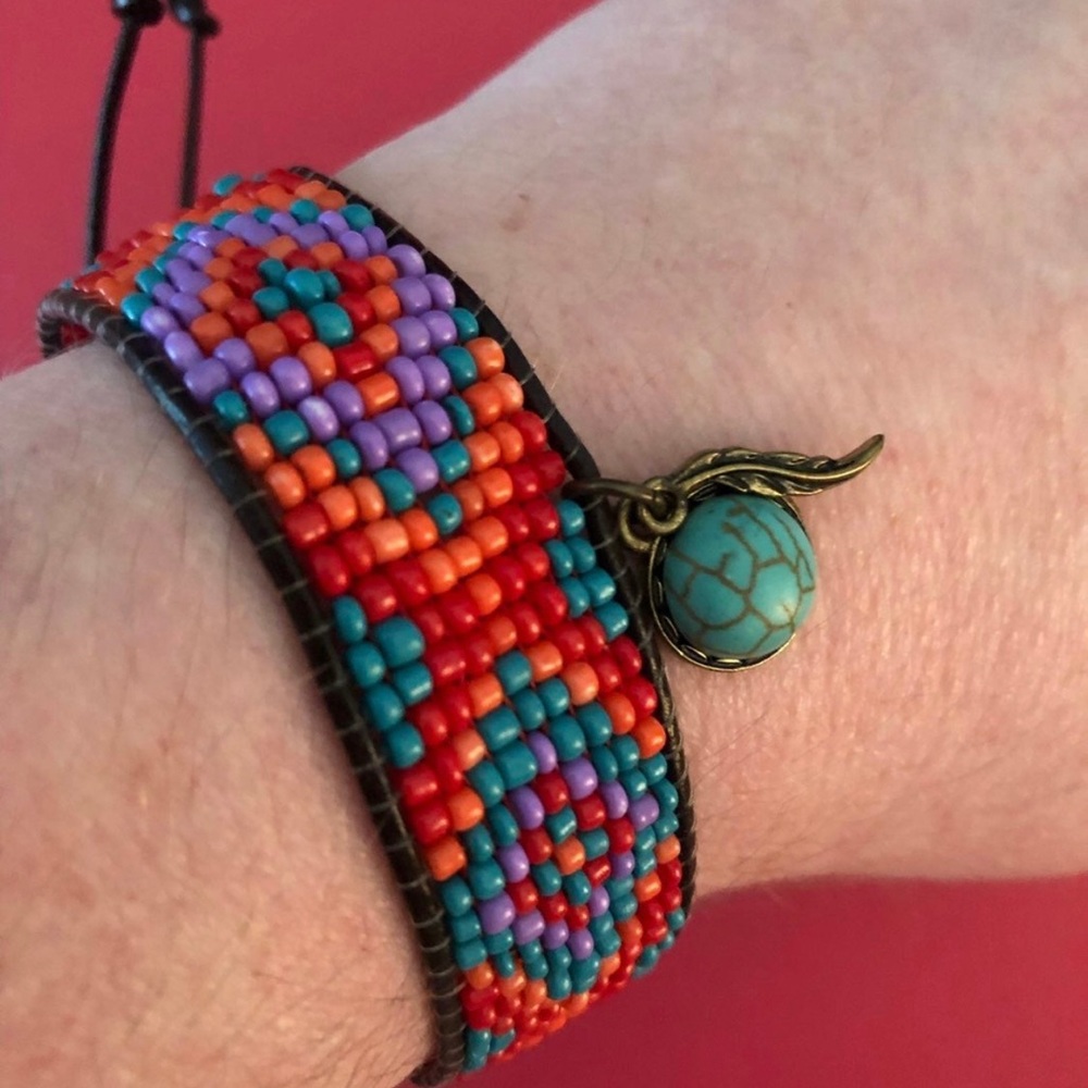 Nine West Vintage America 

Beaded Adjustable Bracelet